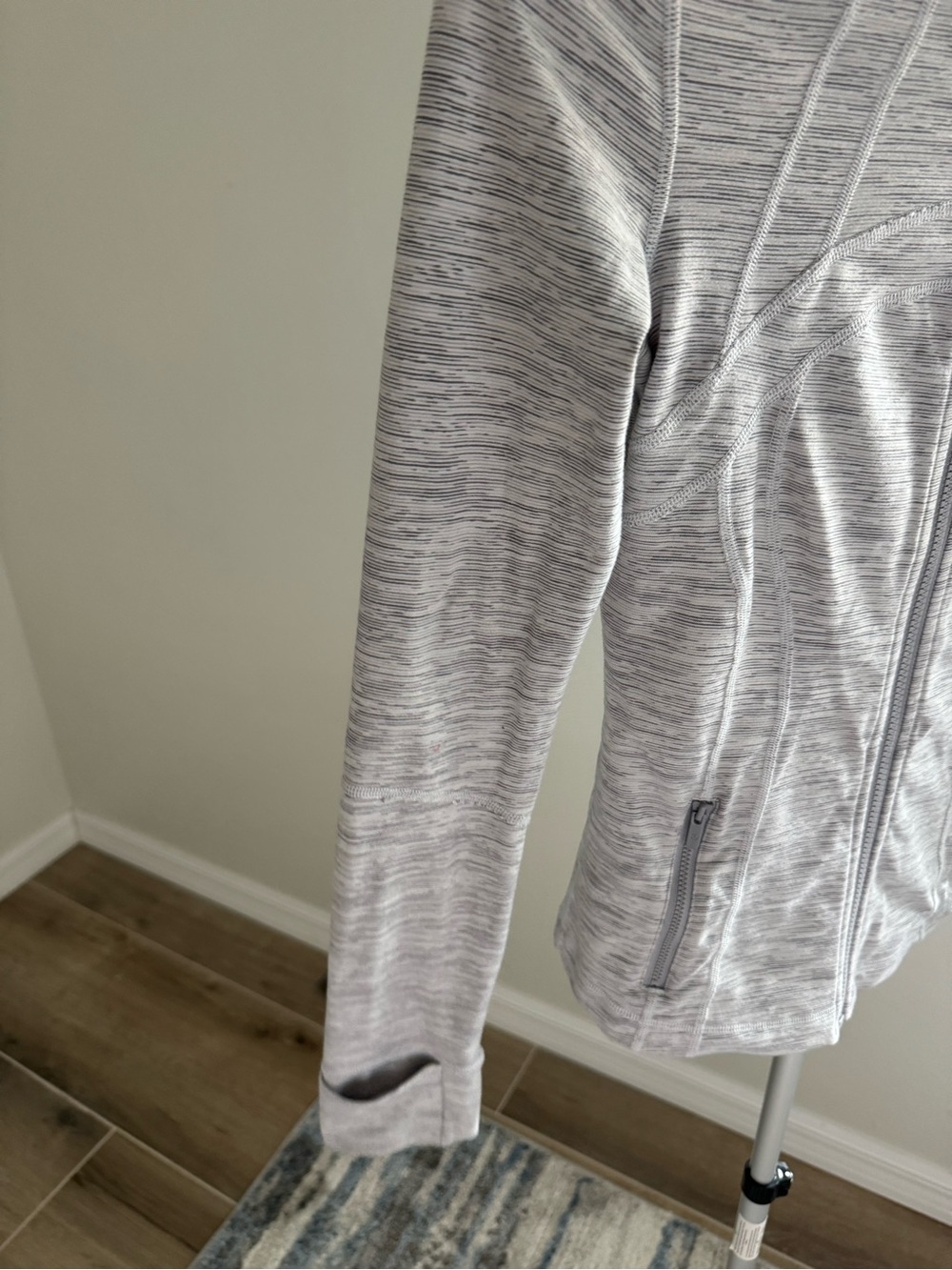 Lululemon Define - Picture 5 of 7